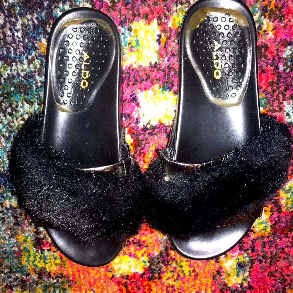 ALDO fuzzy slides